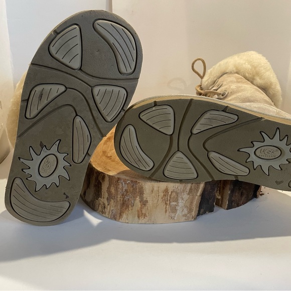 UGG Tan Shearling Winter Boots - Picture 9 of 16